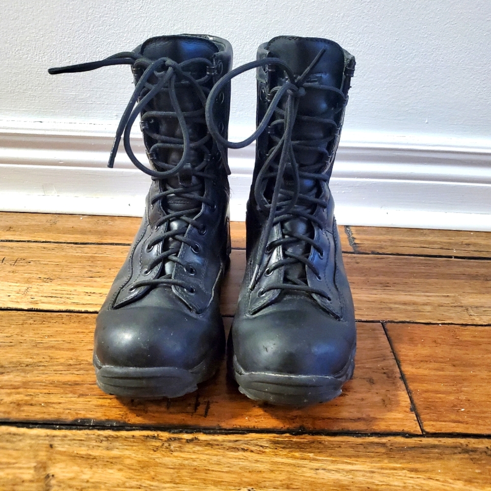 Combat boots